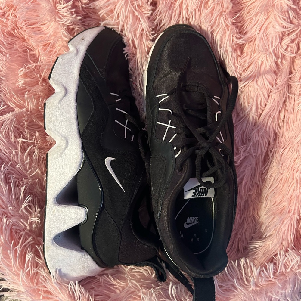 Women’s Nike sneakers, very comfortable